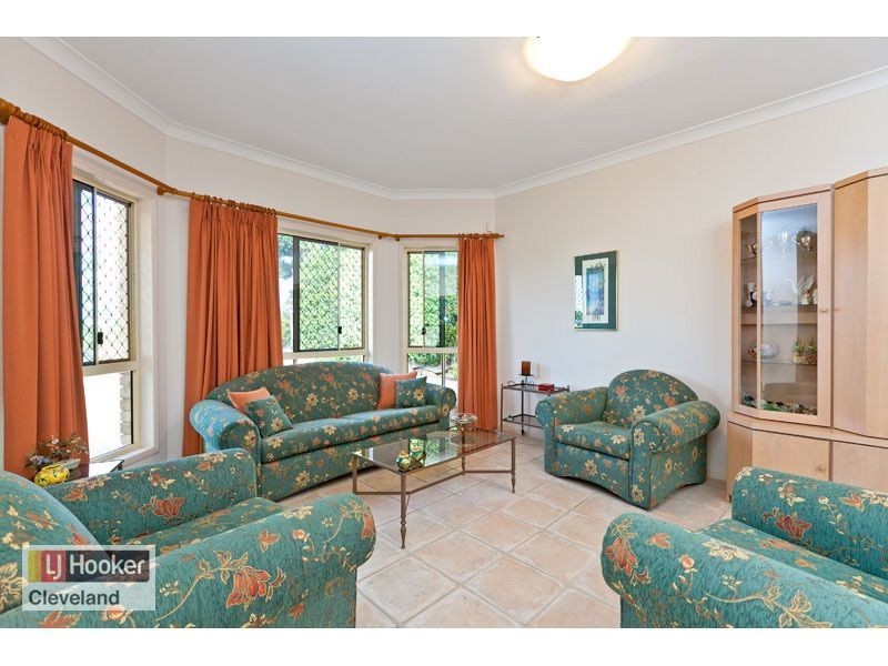 18 Lowe Circuit, Redland Bay QLD 4165