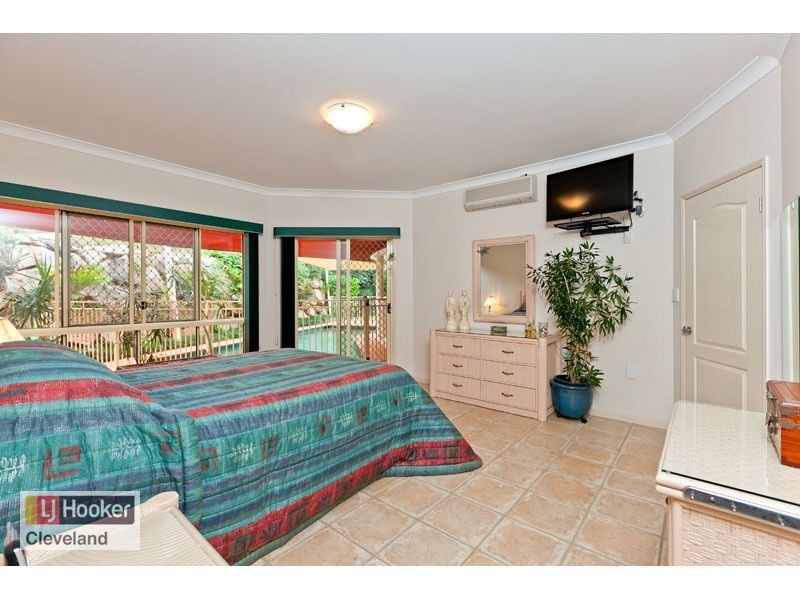 18 Lowe Circuit, Redland Bay QLD 4165