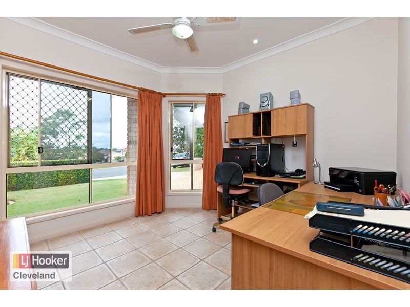 18 Lowe Circuit, Redland Bay QLD 4165