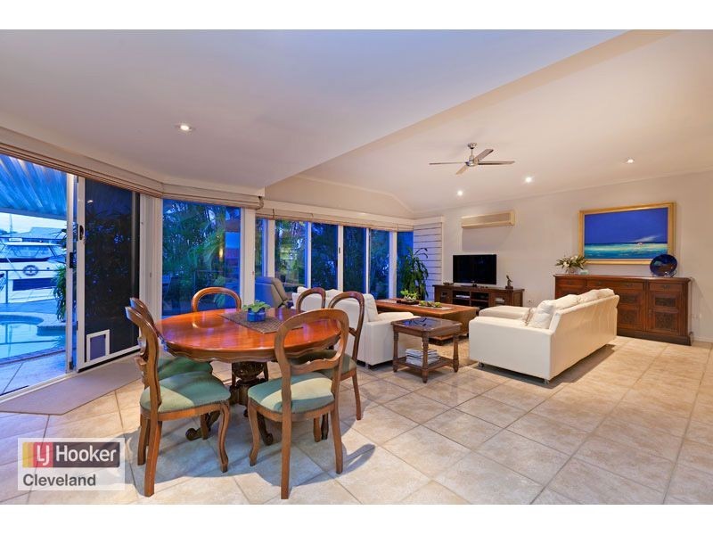 17 Captains Court, Raby Bay QLD 4163