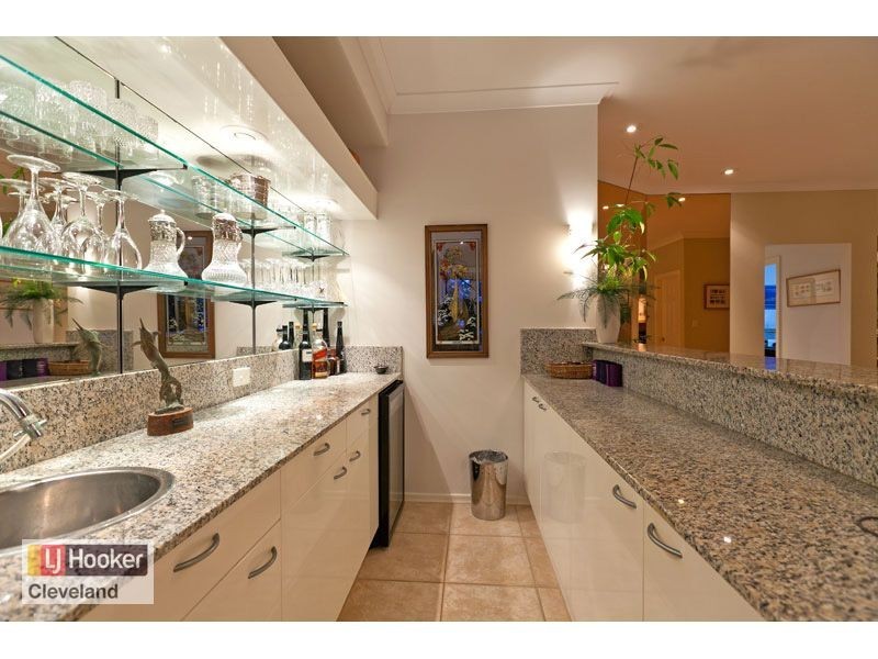17 Captains Court, Raby Bay QLD 4163