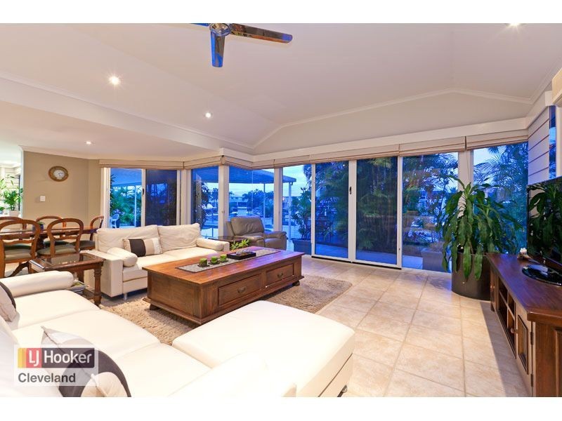 17 Captains Court, Raby Bay QLD 4163