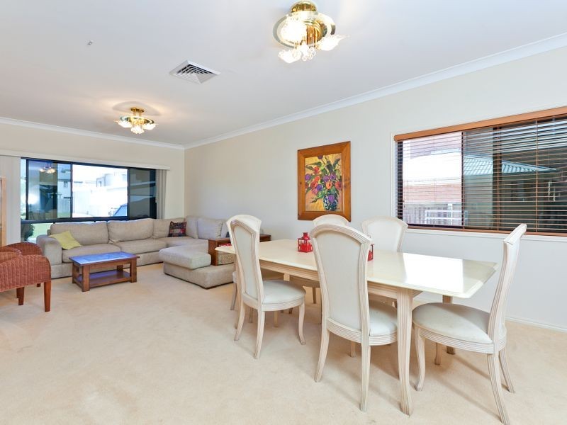 18 Seaspray Street, Thornlands QLD 4164