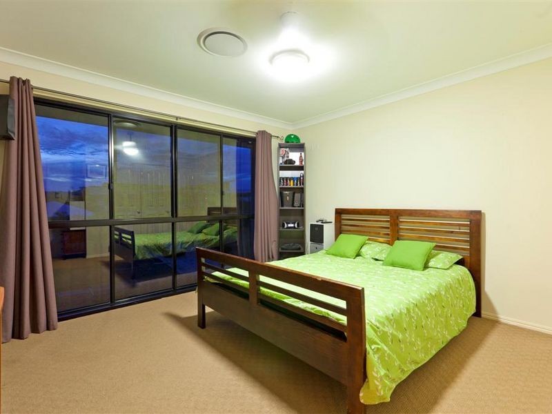 18 Seaspray Street, Thornlands QLD 4164