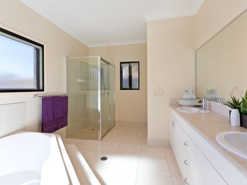 18 Seaspray Street, Thornlands QLD 4164