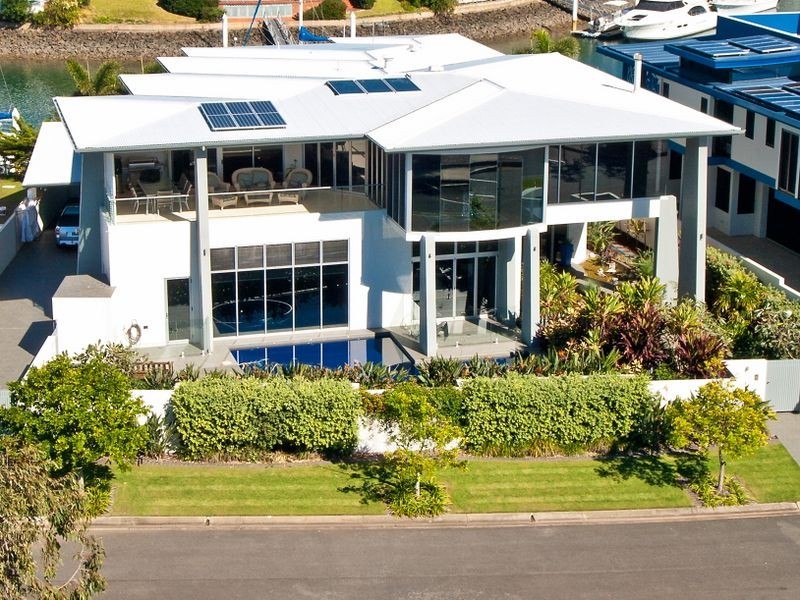 18 Portsmouth Place, Raby Bay QLD 4163