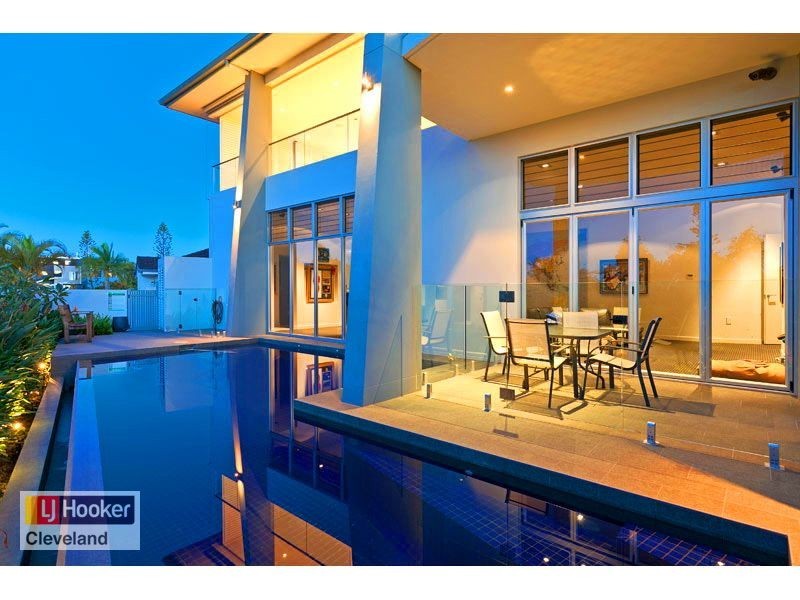 18 Portsmouth Place, Raby Bay QLD 4163