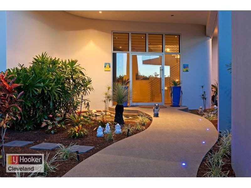 18 Portsmouth Place, Raby Bay QLD 4163