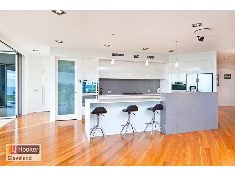 18 Portsmouth Place, Raby Bay QLD 4163