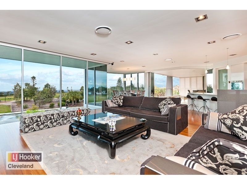 18 Portsmouth Place, Raby Bay QLD 4163