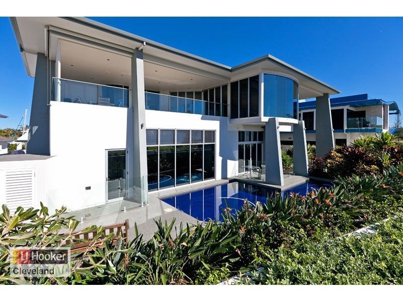 18 Portsmouth Place, Raby Bay QLD 4163