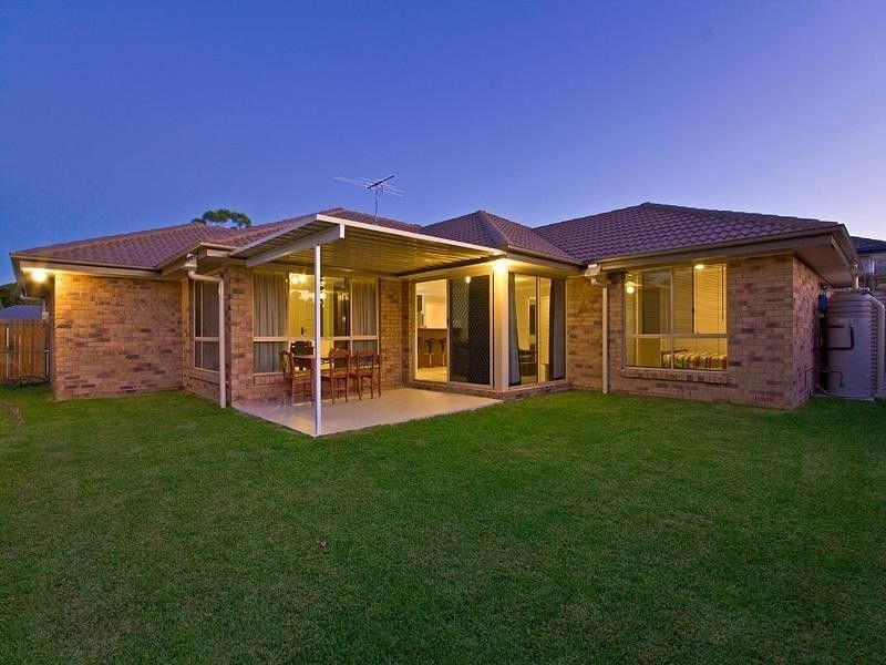 42 Ronnie Street, Cleveland QLD 4163
