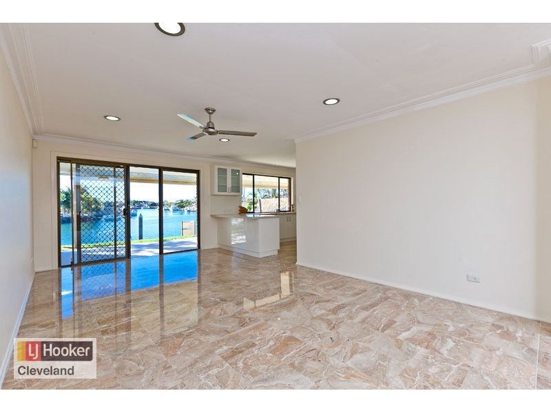 30 Bowsprit Parade, Raby Bay QLD 4163