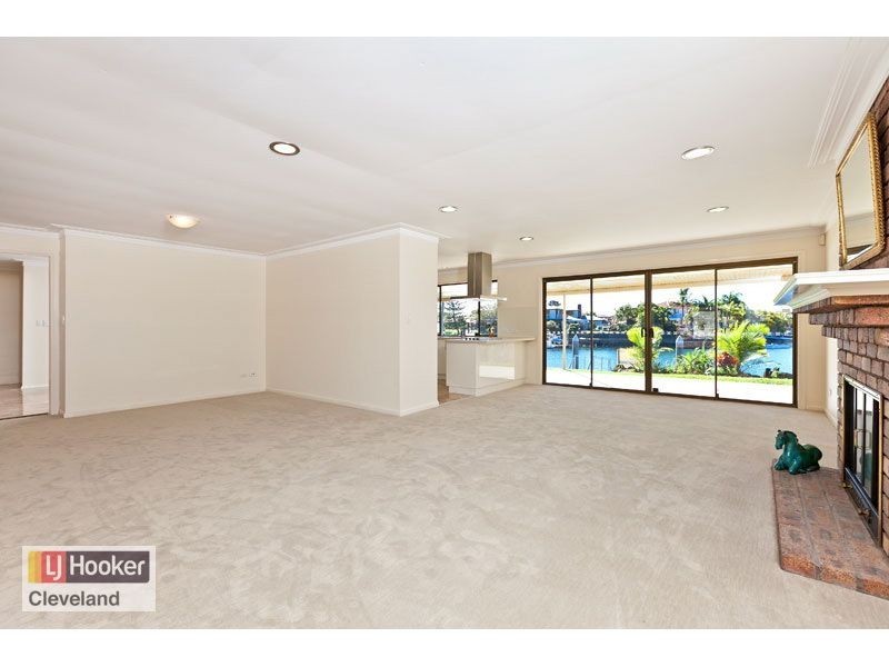 30 Bowsprit Parade, Raby Bay QLD 4163