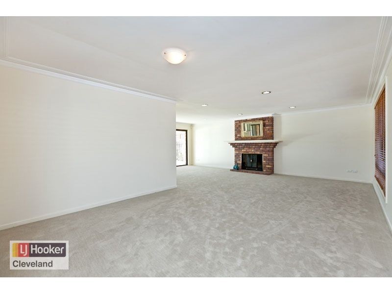 30 Bowsprit Parade, Raby Bay QLD 4163