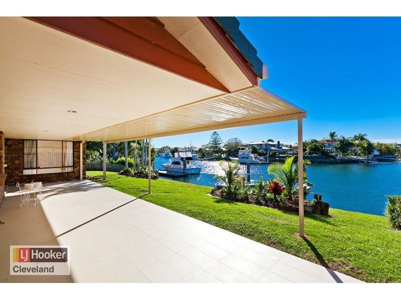 30 Bowsprit Parade, Raby Bay QLD 4163