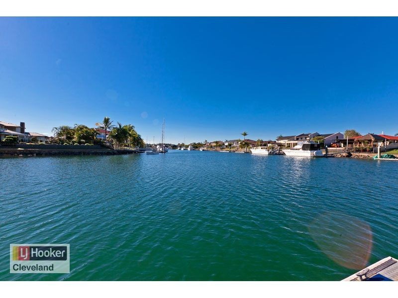 30 Bowsprit Parade, Raby Bay QLD 4163
