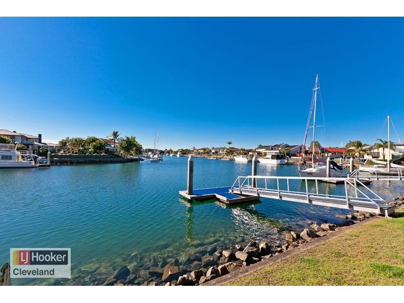 30 Bowsprit Parade, Raby Bay QLD 4163