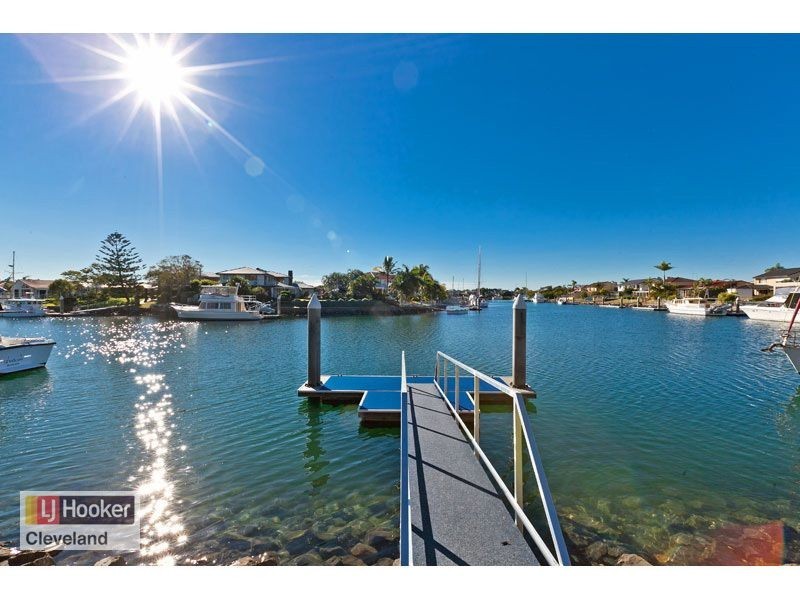 30 Bowsprit Parade, Raby Bay QLD 4163