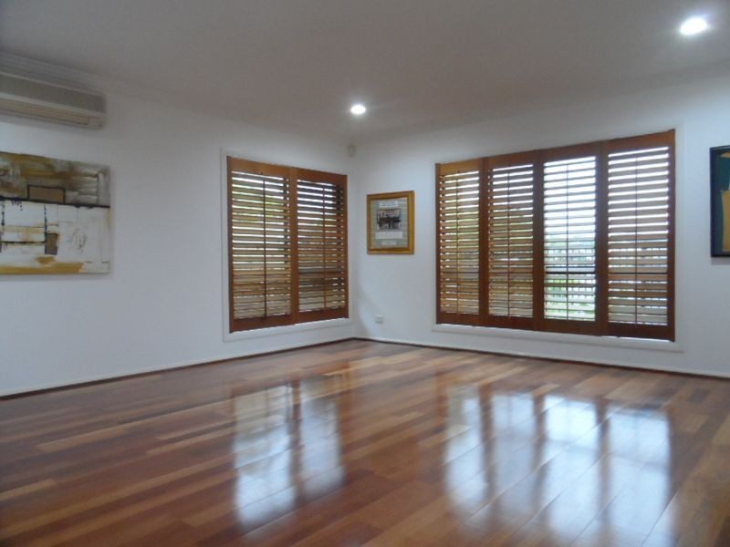 38 Raby Bay Blvd, Raby Bay QLD 4163