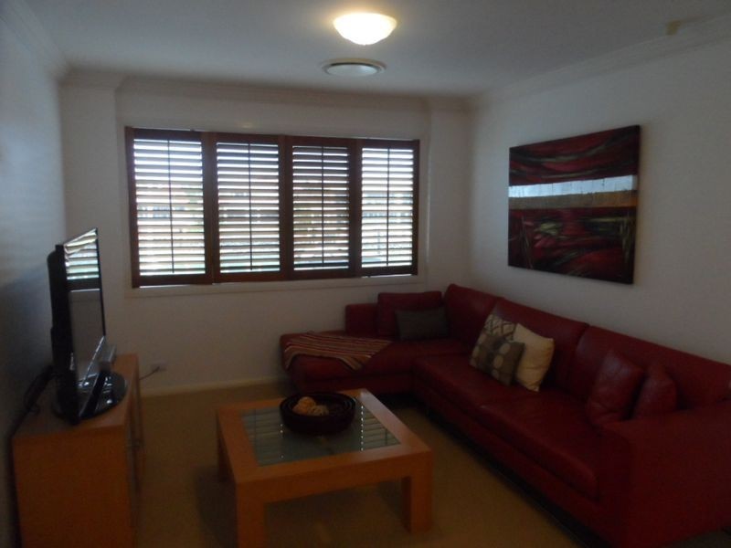 38 Raby Bay Blvd, Raby Bay QLD 4163