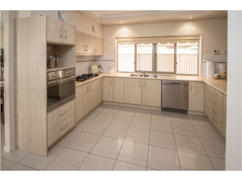 5 Mallan Terrace, Birkdale QLD 4159