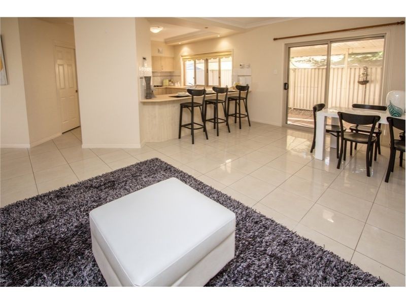 5 Mallan Terrace, Birkdale QLD 4159