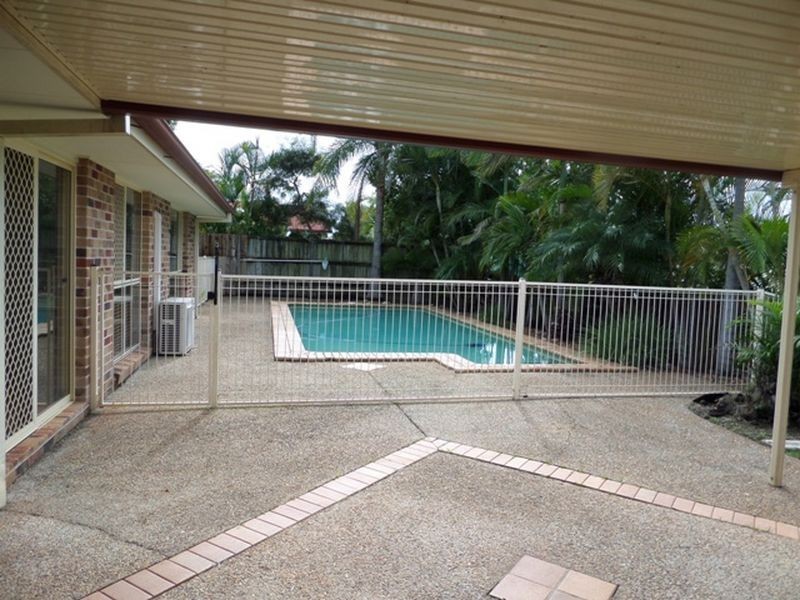 8 Karen Street, Cleveland QLD 4163