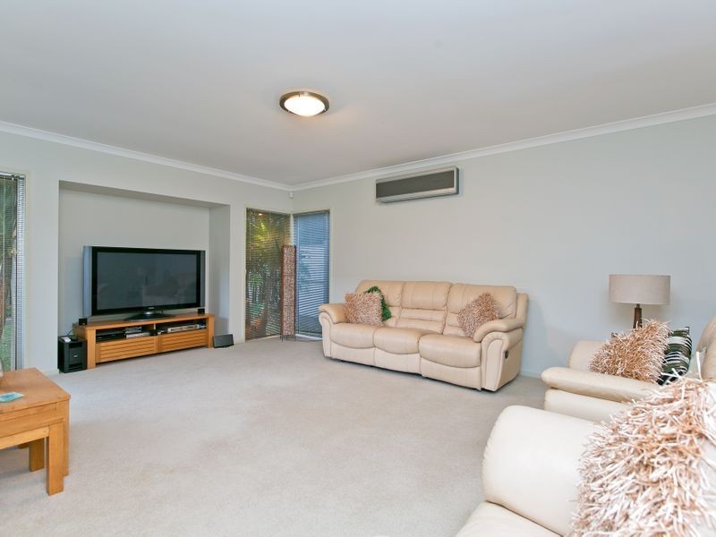 8 Devonstone Street, Cleveland QLD 4163