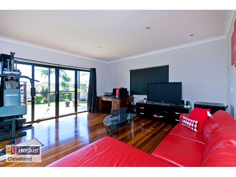 8 Highland Street, Redland Bay QLD 4165
