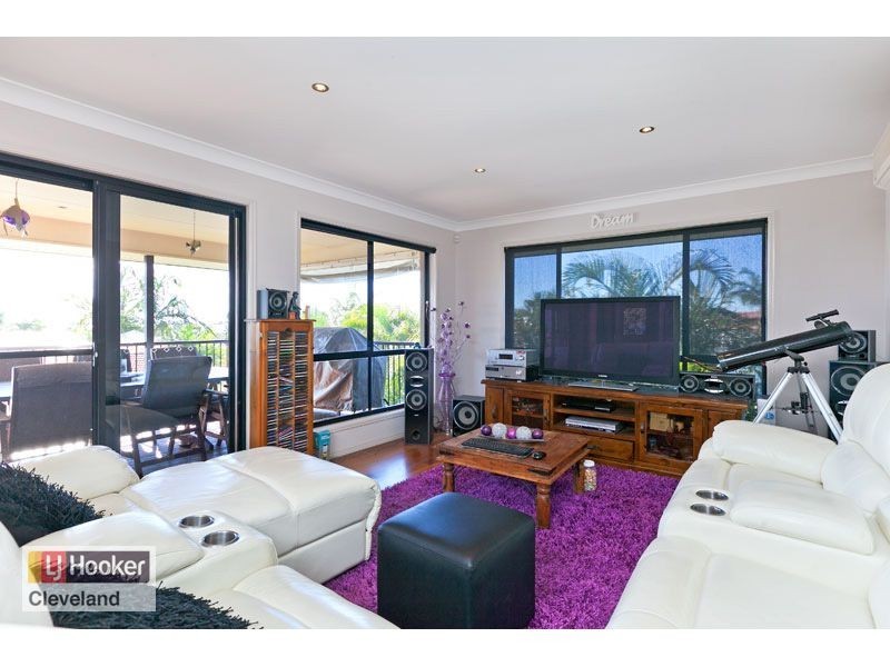 8 Highland Street, Redland Bay QLD 4165
