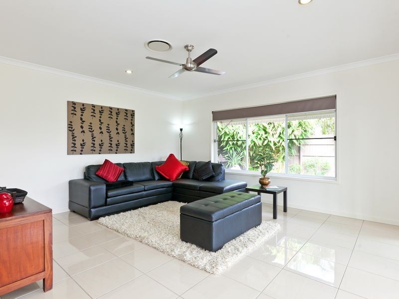 17 Ebony Crescent, Redland Bay QLD 4165
