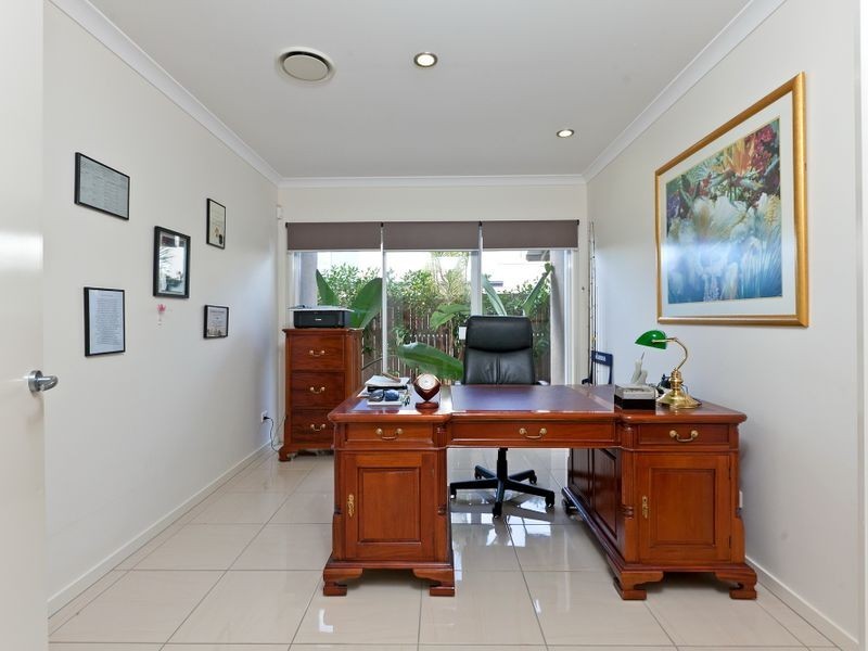 17 Ebony Crescent, Redland Bay QLD 4165