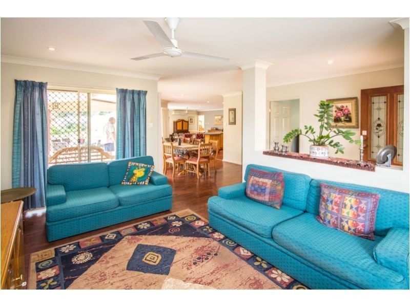 8 Bahr Place, Wellington Point QLD 4160