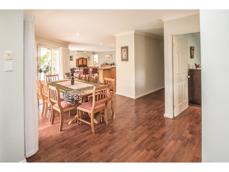 8 Bahr Place, Wellington Point QLD 4160