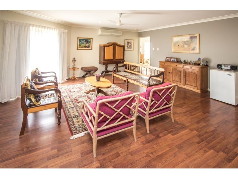 8 Bahr Place, Wellington Point QLD 4160