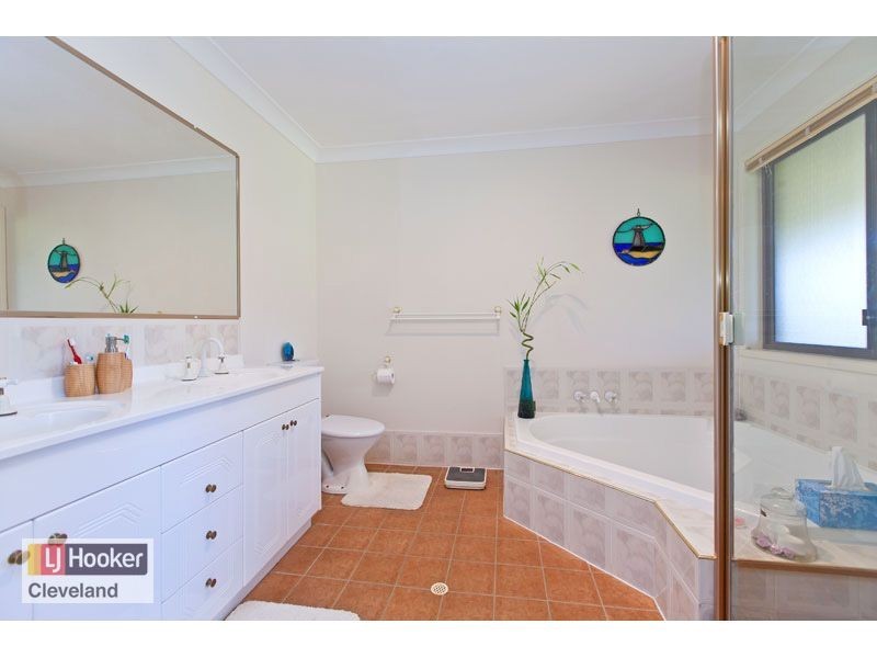 8 Mearl Court, Cleveland QLD 4163