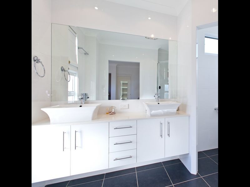 135 Passage Street, Cleveland QLD 4163