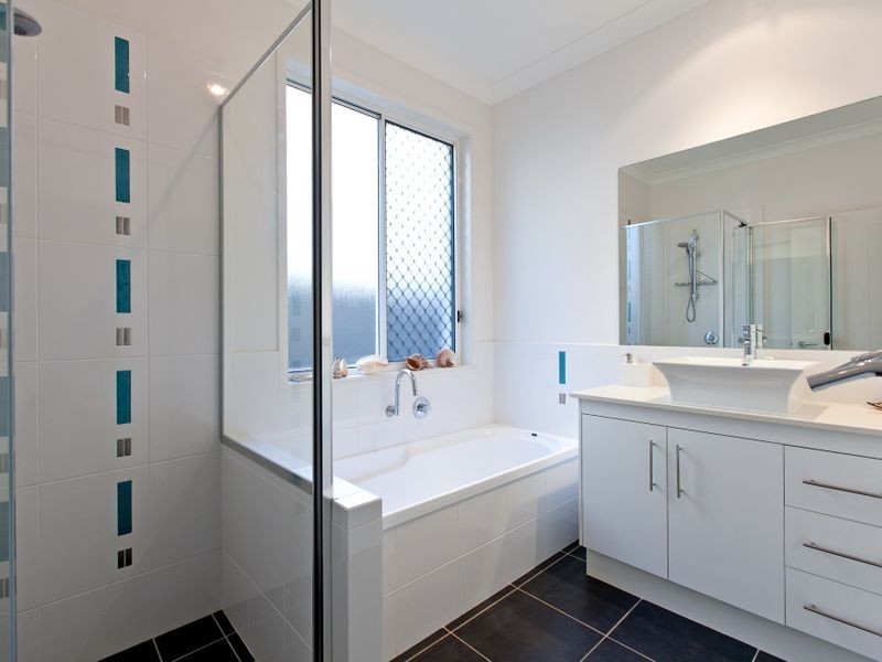 135 Passage Street, Cleveland QLD 4163