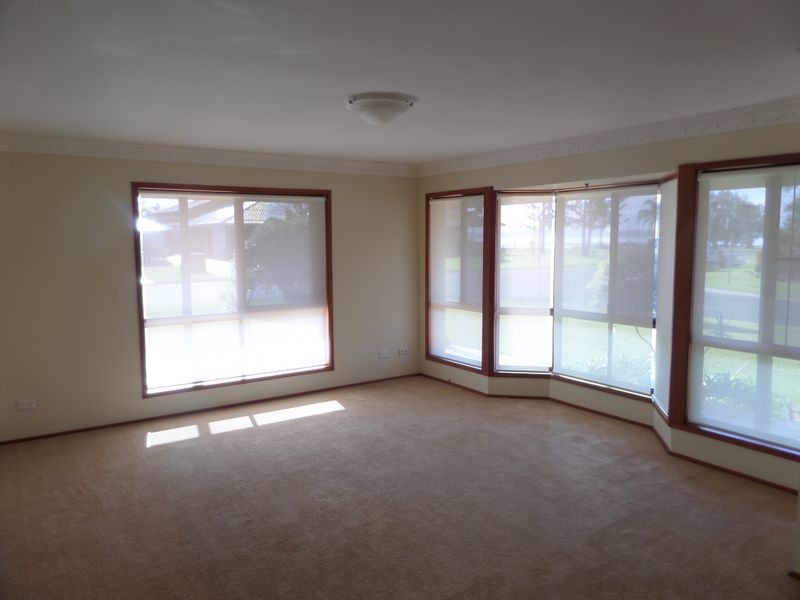 17 Tipplers St, Victoria Point QLD 4165