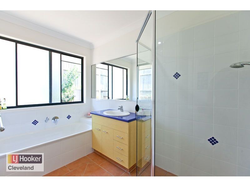 28 Daydream Street, Redland Bay QLD 4165