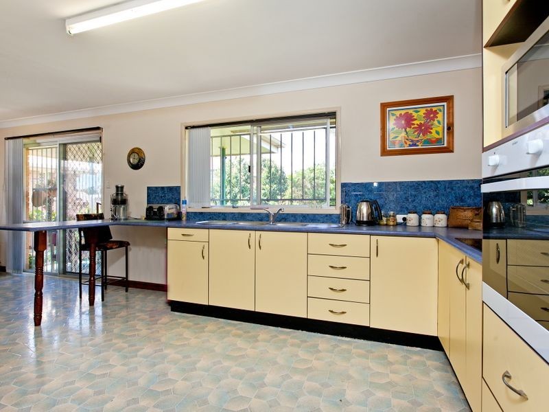 16 Taylor Crescent, Cleveland QLD 4163