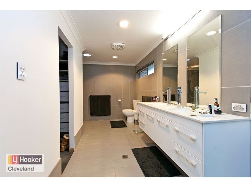 32 Plymouth Court, Raby Bay QLD 4163