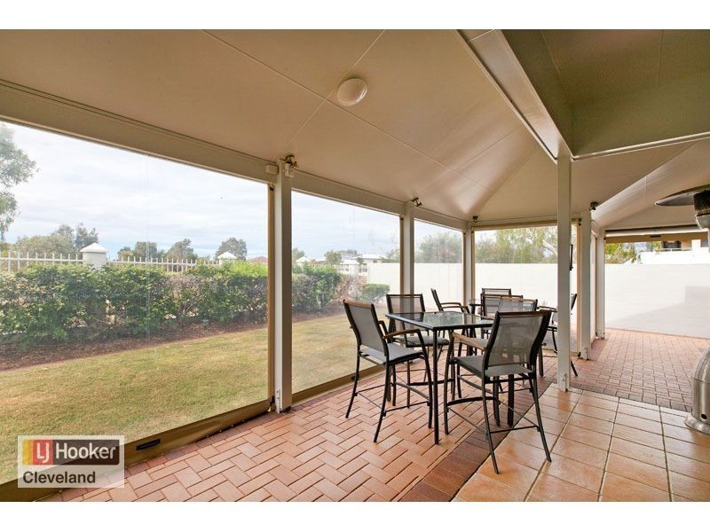 19 Raby Bay Blvd, Raby Bay QLD 4163