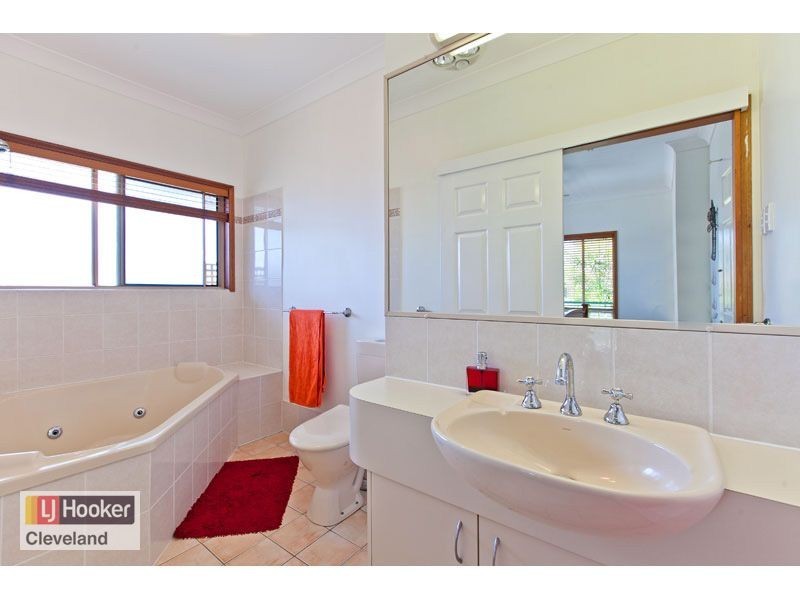 64 Riesling Street, Thornlands QLD 4164