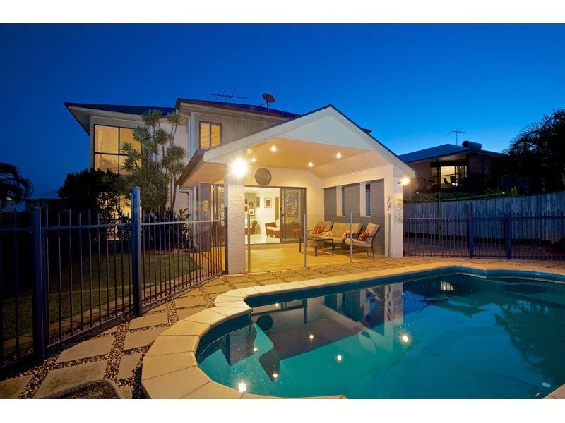 11 Baylink Drive, Redland Bay QLD 4165
