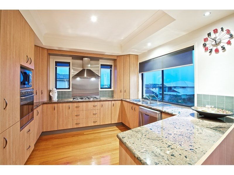 11 Baylink Drive, Redland Bay QLD 4165