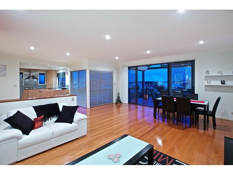 11 Baylink Drive, Redland Bay QLD 4165