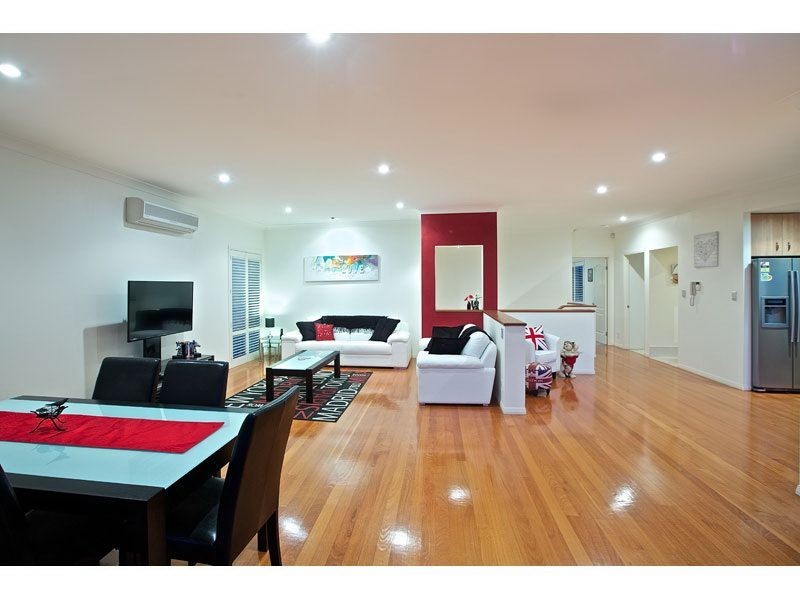 11 Baylink Drive, Redland Bay QLD 4165