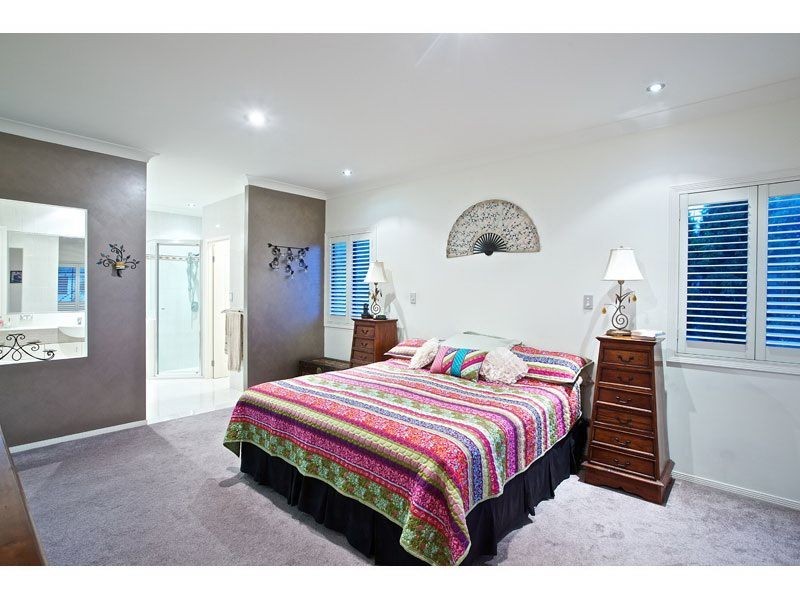 11 Baylink Drive, Redland Bay QLD 4165